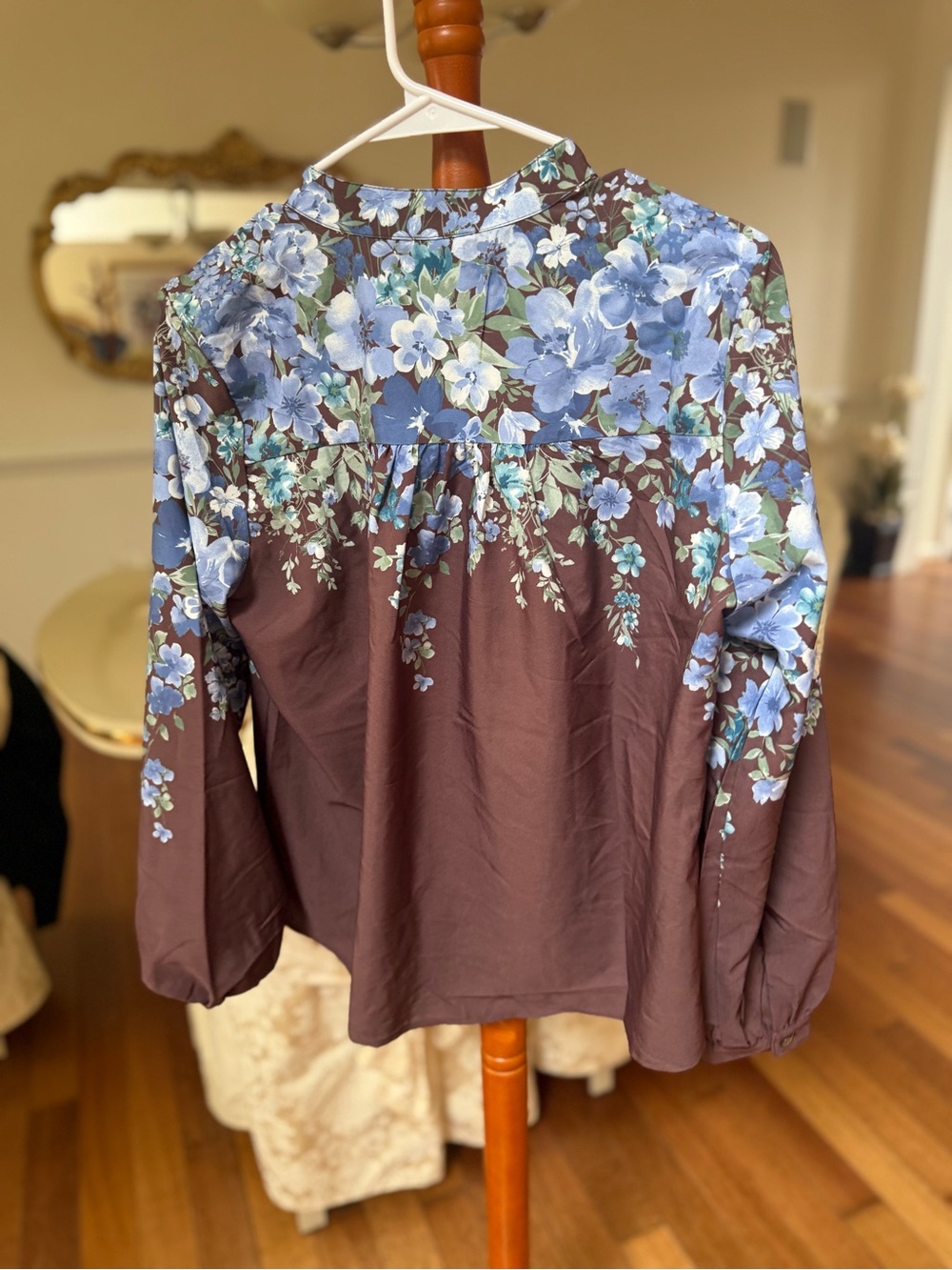 NWOT A.K.A Posh Brown Blouse with Blue Floral Print Size M - Picture 6 of 11